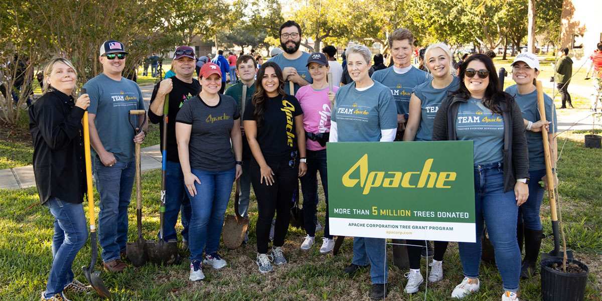 Planting 400+ Trees in Houston’s East End for Texas Arbor Day